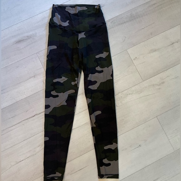 aerie Pants - OFFLINE by Aerie Camo‎ High Waisted Legging Size Small